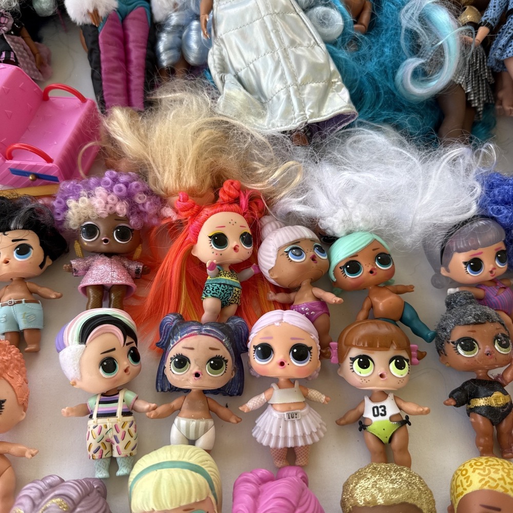 Lot Of Lol Dolls, Pets And Accessories Over 100 Dolls/ 200 Pieces - Picture 12 of 16